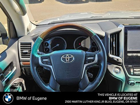 Used 2016 Toyota Land Cruiser AWD/4WD image 22