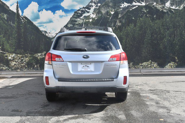 Used 2014 Subaru Outback 2.5i Premium AWD/4WD image 10