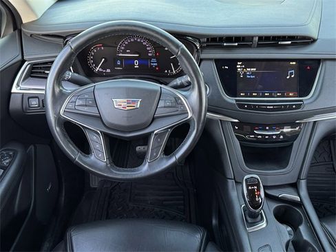 Used 2019 Cadillac XT5 Luxury image 11