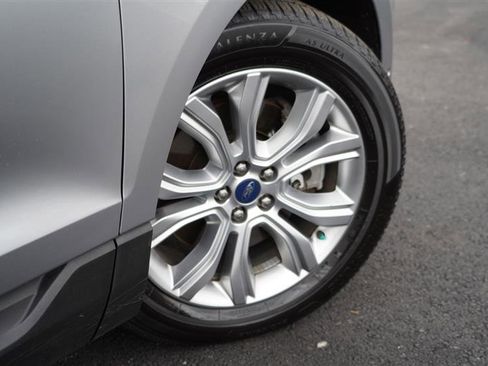 Used 2020 Ford Edge Titanium w/ Equipment Group 301A image 18