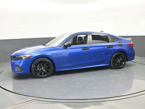 Used 2024 Honda Civic Sport image 2