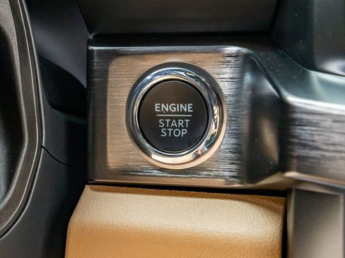 Used 2023 Ford F250 Lariat AWD/4WD image 22