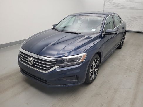Used 2022 Volkswagen Passat 2.0T SE FWD image 2