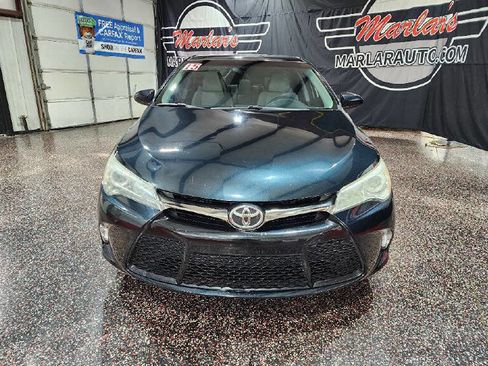 Used 2015 Toyota Camry SE FWD image 2
