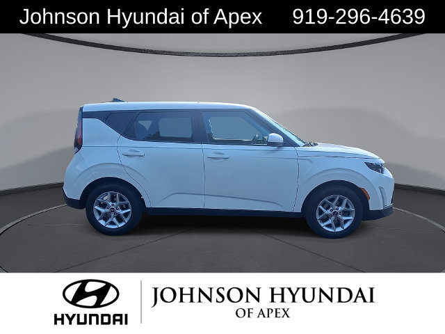 Used 2023 Kia Soul LX w/ LX Technology Package FWD image 10