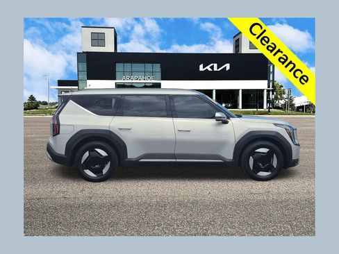 Used 2024 Kia EV9 Wind AWD/4WD image 1