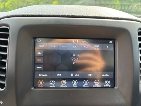 Used 2020 Jeep Compass Latitude w/ Popular Equipment Group FWD image 24