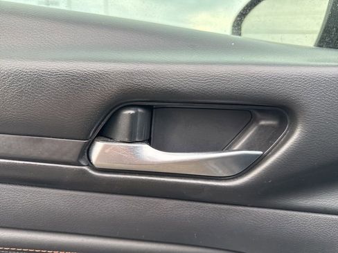 Used 2019 Nissan Altima 2.5 SR FWD image 11