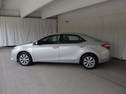 Used 2016 Toyota Corolla LE FWD image 22