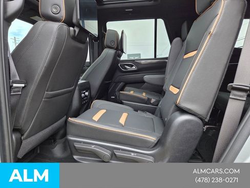Used 2024 GMC Yukon AT4 w/ Technology Package AWD/4WD image 7