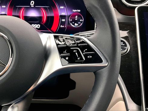 Certified 2025 Mercedes-Benz GLC 300 image 21