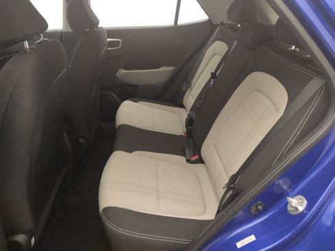 Used 2021 Hyundai Venue SEL FWD image 18