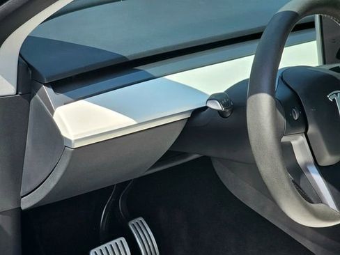 Used 2023 Tesla Model Y Performance AWD/4WD image 16