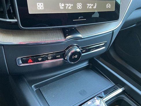 New 2026 Volvo XC60 B5 Ultra w/ Climate Package AWD/4WD image 19