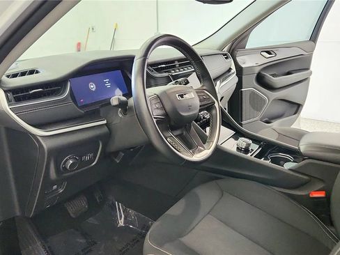 Used 2022 Jeep Grand Cherokee L Laredo w/ Luxury Tech Group I AWD/4WD image 15