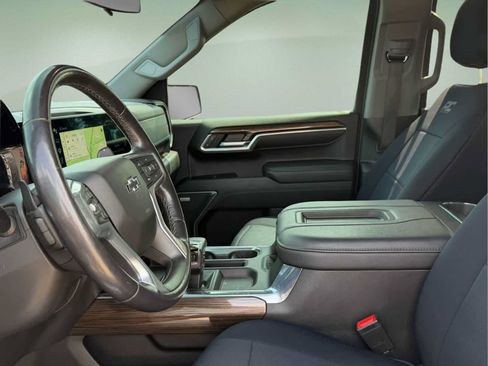 Used 2022 Chevrolet Silverado 1500 LT Trail Boss w/ LT Trail Boss Premium Package AWD/4WD image 12