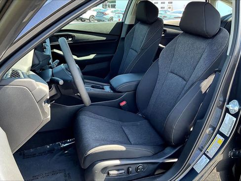 Used 2025 Honda Accord SE image 8
