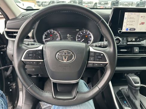 Used 2024 Toyota Highlander LE image 18