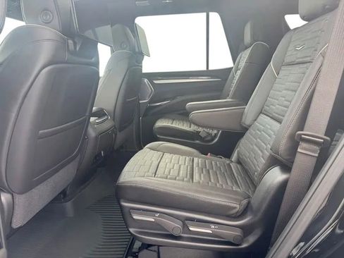 New 2026 Cadillac Escalade V AWD/4WD image 18