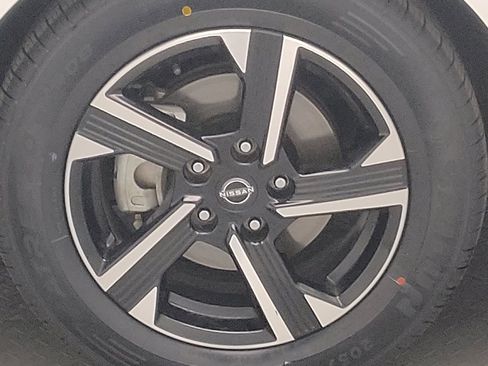 Used 2025 Nissan Sentra SV w/ All-Weather Package image 31