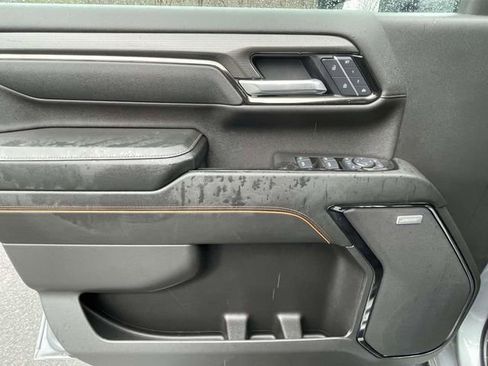 Certified 2025 GMC Sierra 2500 AT4 w/ AT4 Premium Plus Package image 15