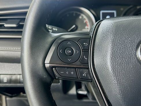 Used 2024 Toyota Camry SE image 21