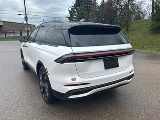 Used 2025 Lincoln Nautilus Reserve video 2