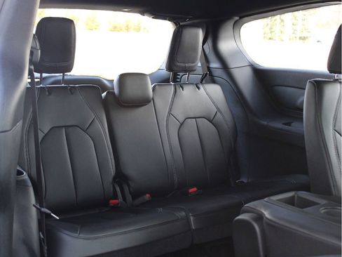 New 2026 Chrysler Pacifica Select FWD image 31