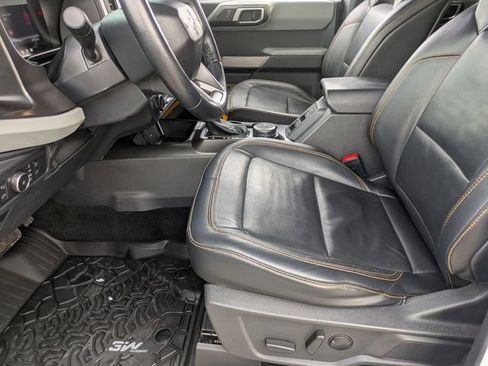 Used 2022 Ford Bronco Badlands image 17