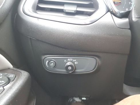 Used 2020 Chevrolet Equinox LS w/ LS Convenience Package image 23