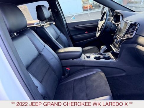 Certified 2022 Jeep Grand Cherokee Laredo X image 10