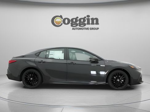 New 2026 Toyota Camry SE FWD image 21