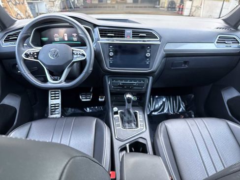 Used 2023 Volkswagen Tiguan SE R-Line image 22