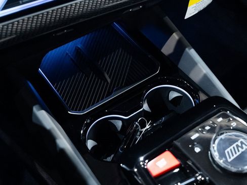 Used 2025 BMW M5 Touring image 25