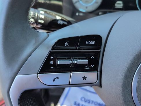 Used 2025 Hyundai Elantra SEL FWD image 17