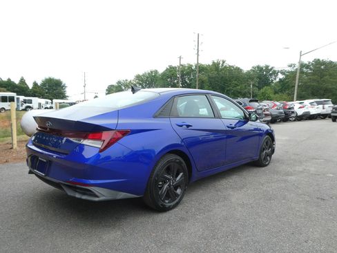 Used 2023 Hyundai Elantra SEL FWD image 5