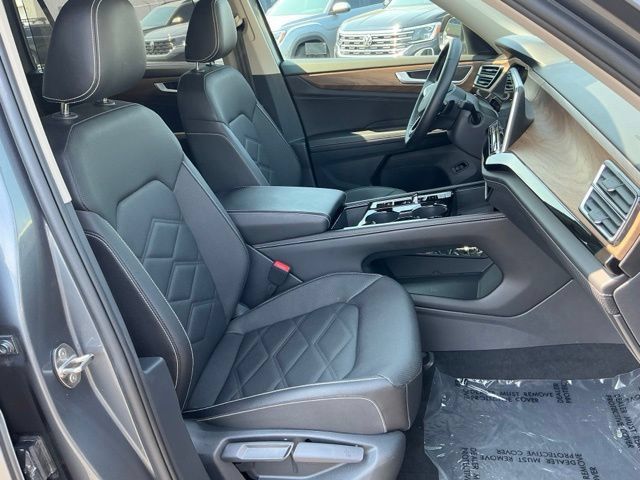 Used 2025 Volkswagen Atlas SE FWD image 22