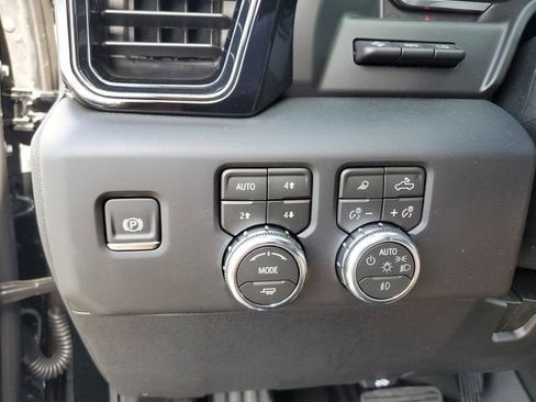 New 2026 GMC Sierra 2500 AT4 w/ AT4 Premium Plus Package AWD/4WD image 31