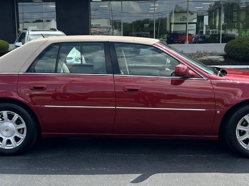 Used 2008 Cadillac DTS FWD image 18
