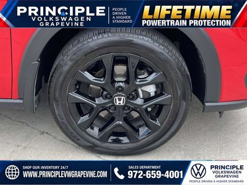 Used 2025 Honda HR-V Sport image 3