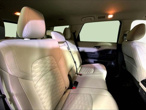 Used 2022 Nissan Pathfinder SV w/ SV Black Package image 17