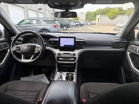 Certified 2020 Ford Explorer XLT AWD/4WD image 3