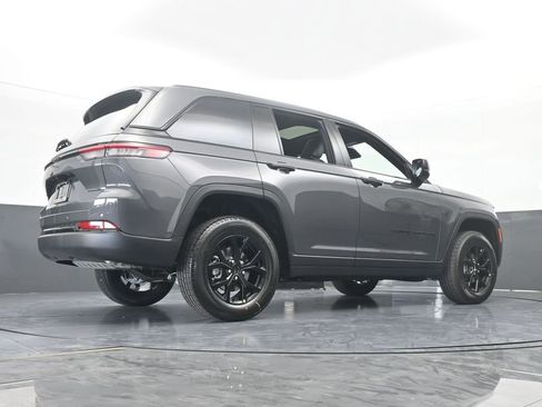 New 2025 Jeep Grand Cherokee Altitude AWD/4WD image 52
