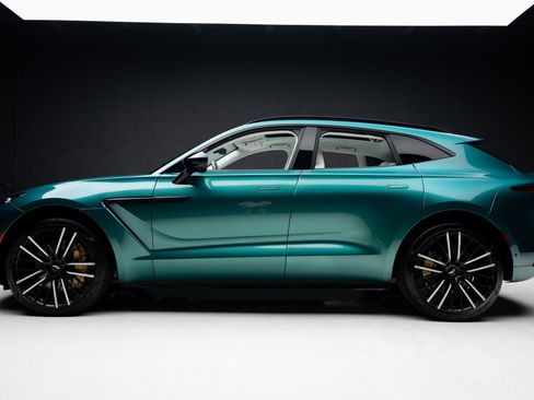 Used 2023 Aston Martin DBX AWD/4WD image 17