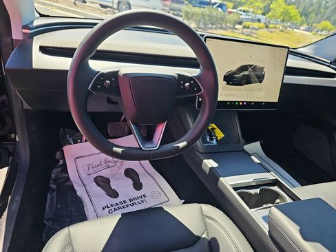 Used 2024 Tesla Model 3 Standard Range image 17