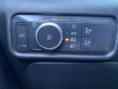 Used 2022 Ford Explorer XLT w/ Equipment Group 202A AWD/4WD image 30