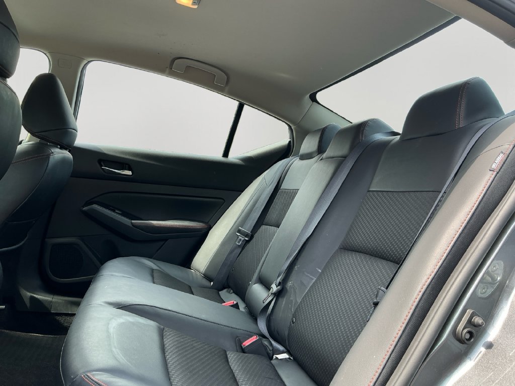 Used 2024 Nissan Altima 2.5 SR FWD image 15