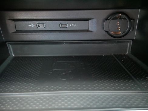 Certified 2023 Volkswagen Tiguan SE R-Line AWD/4WD image 27