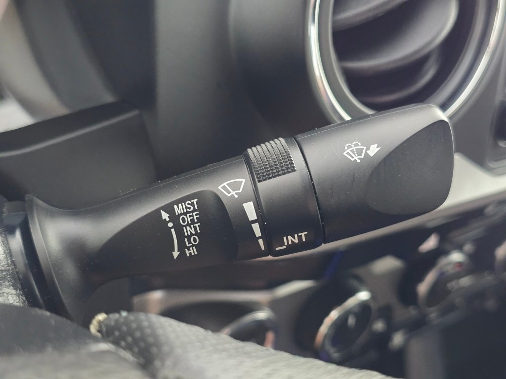 Used 2021 Toyota Tacoma Limited AWD/4WD image 39