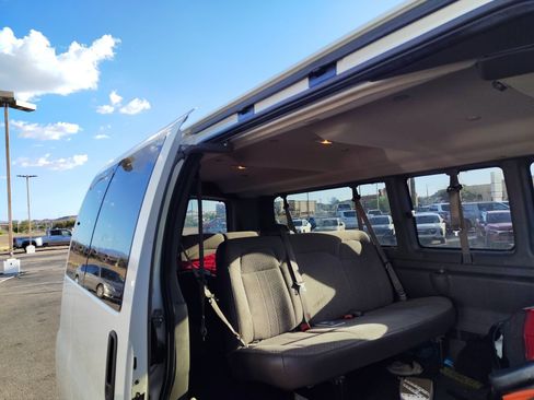 Used 2019 Chevrolet Express 3500 LT w/ LT Preferred Equipment Group RWD image 4
